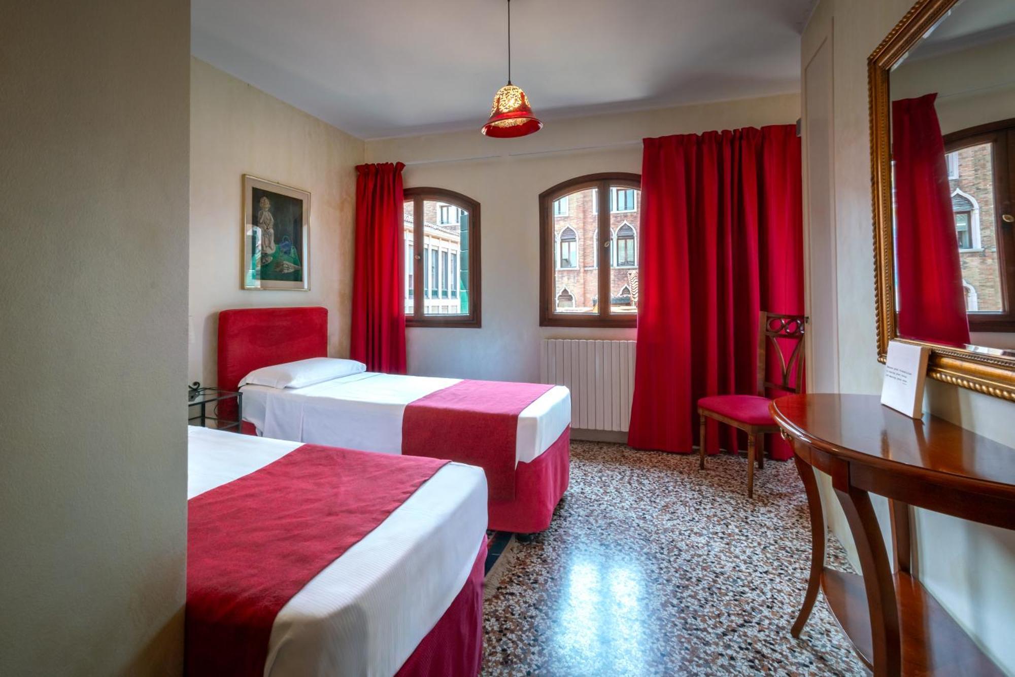 Hotel Palazzo San Luca à Venise Chambre photo