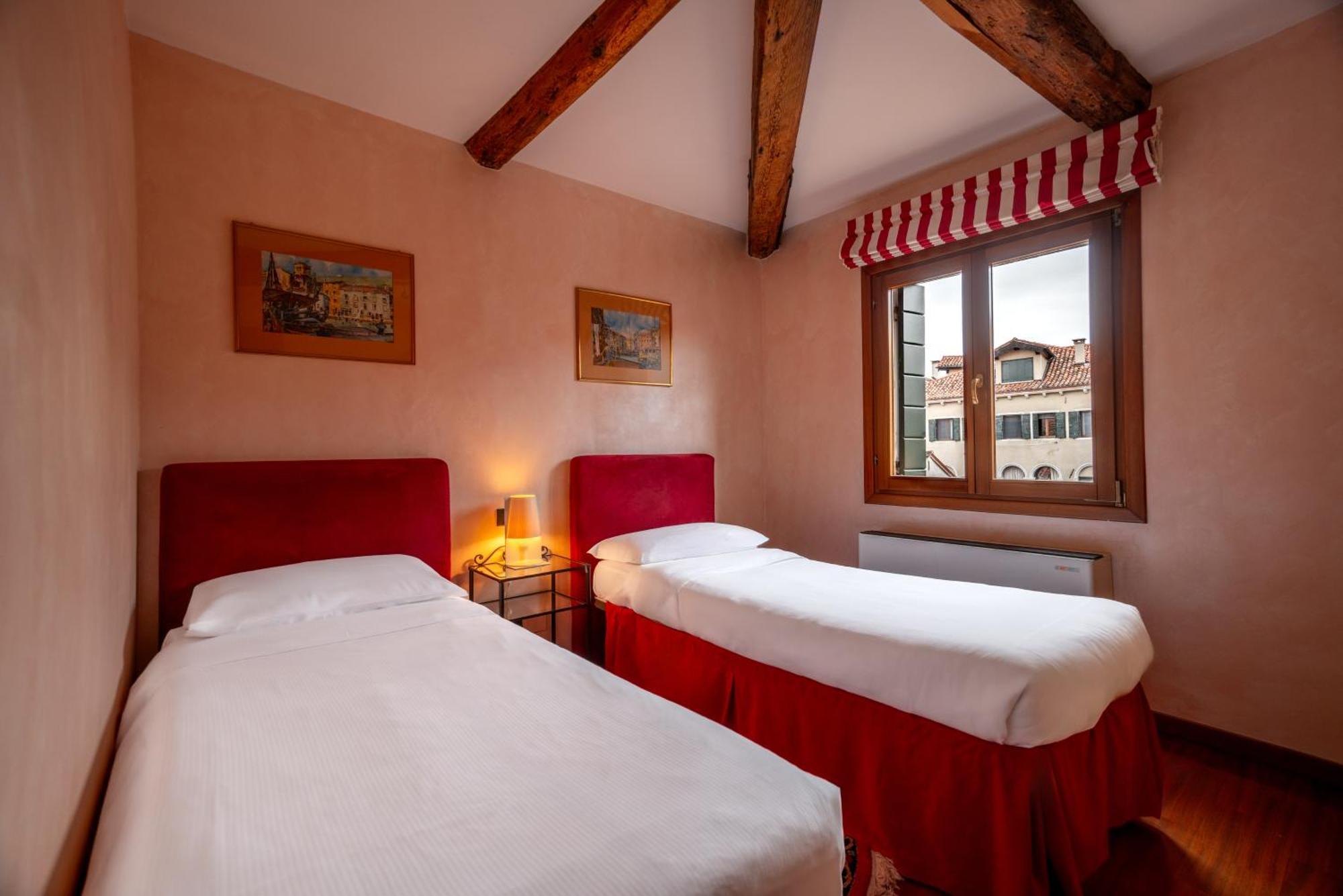 Hotel Palazzo San Luca à Venise Chambre photo